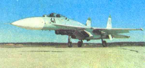 Истребитель Су-27.
